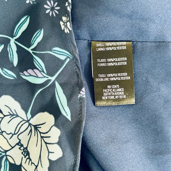 NWT Tahari Women’s Navy & Pink Lilac Flowing Floral Mock Wrap Dress Size 16W - Picture 7 of 9